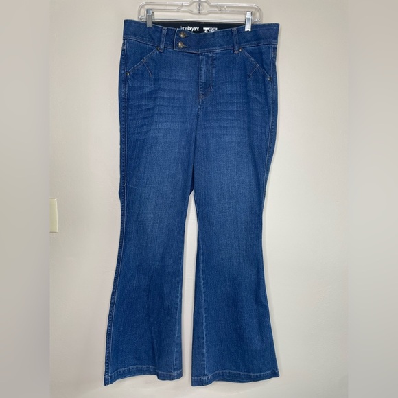 Lane Bryant Flare Medium Wash Tummy Control Denim Jeans Size 14 - Picture 1 of 7